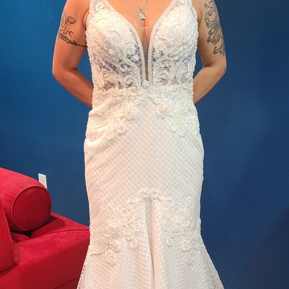 Wedding dress - Picture 11 of 11